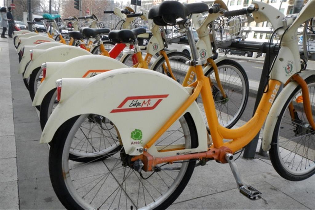 A Milano il servizio di bike sharing del Comune è operativo da oltre dieci anni 