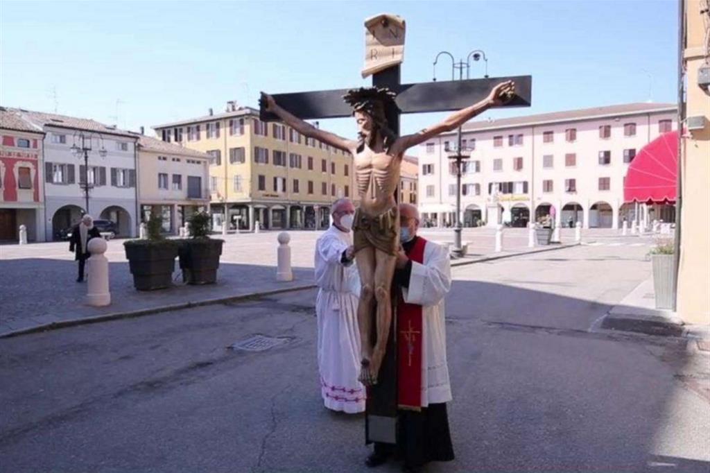 Un frame di un video sulla Via Crucis di Brescello