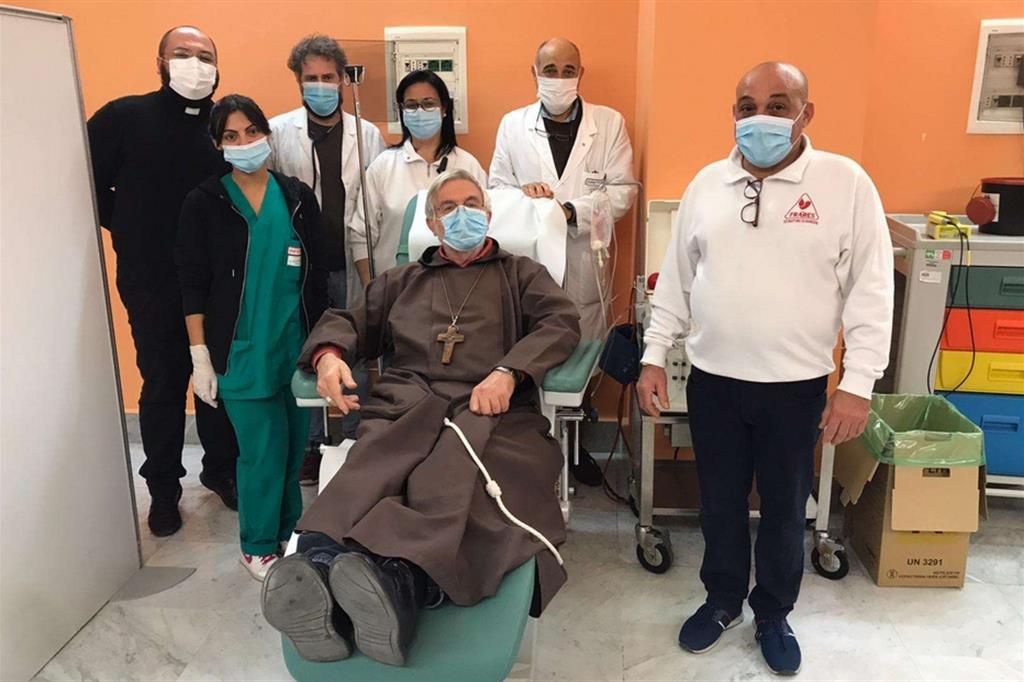 Monsignor Peri è guarito e ora ha dato la sua disponibilità a garantire il suo plasma iperimmune ai pazienti