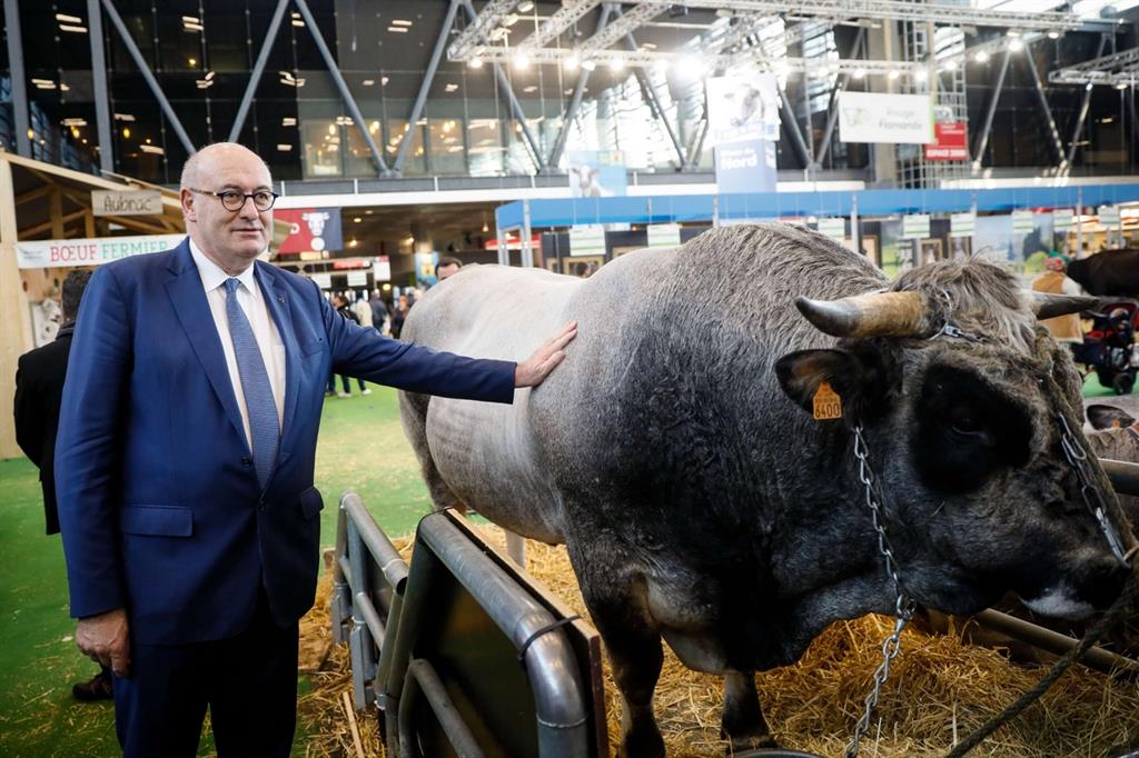 Phil Hogan, commissario europeo al Commercio, alla Fiera Agricola di Parigi nel 2019