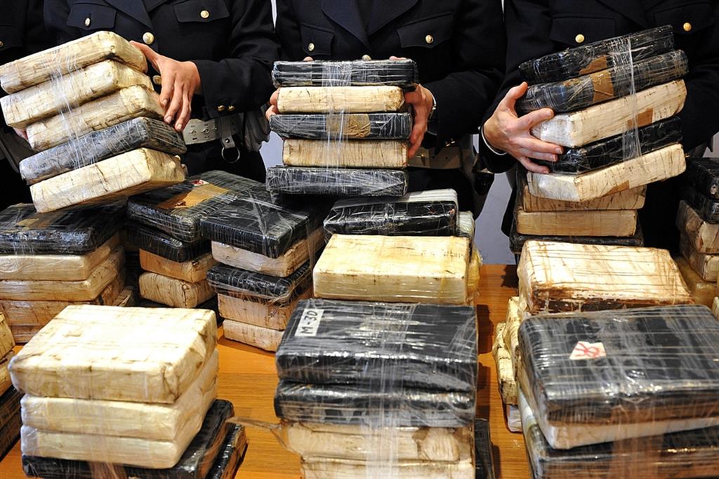 Sequestro di cocaina, il traffico di droga è la principale attività illegale in Italia