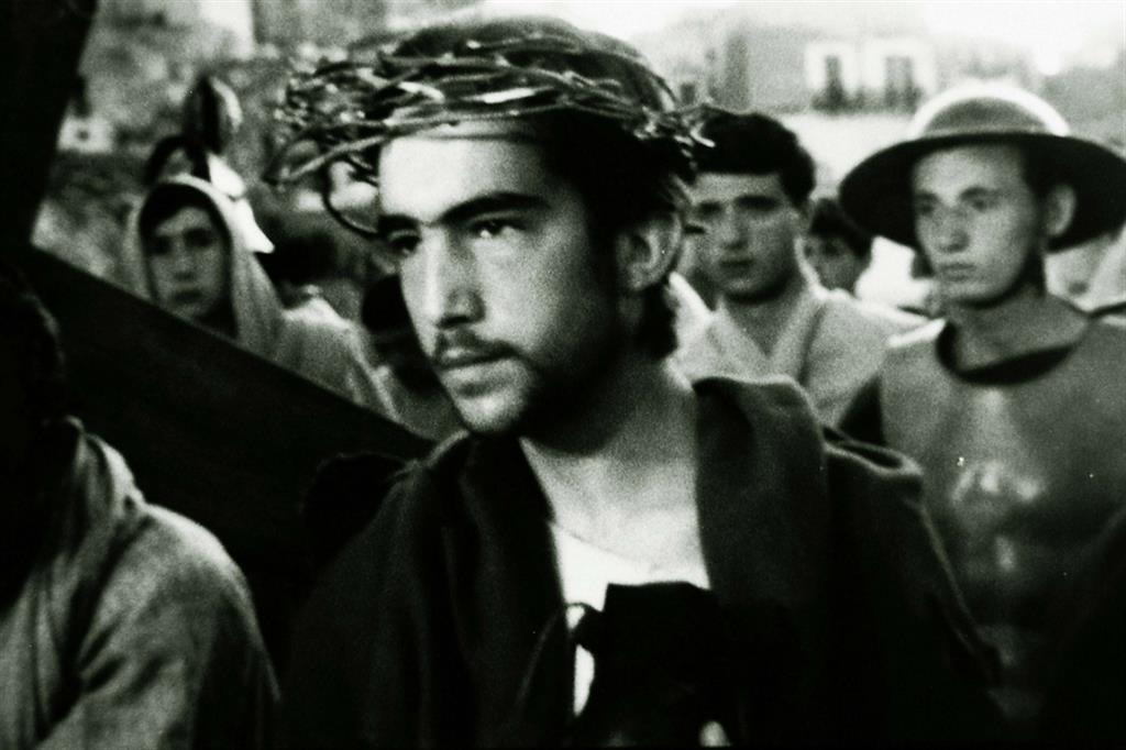 Enrique Irazoqui interpreta Gesù nel «Vangelo secondo Matteo» di Pasolini