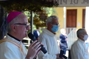 «Dio si prende cura di noi»: la Messa del vescovo Olivero dopo la guarigione