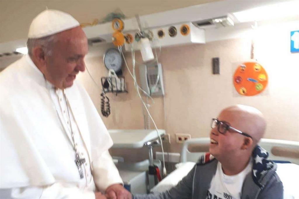 Muore il suo piccolo amico Vincenzo, il Papa scrive alla famiglia