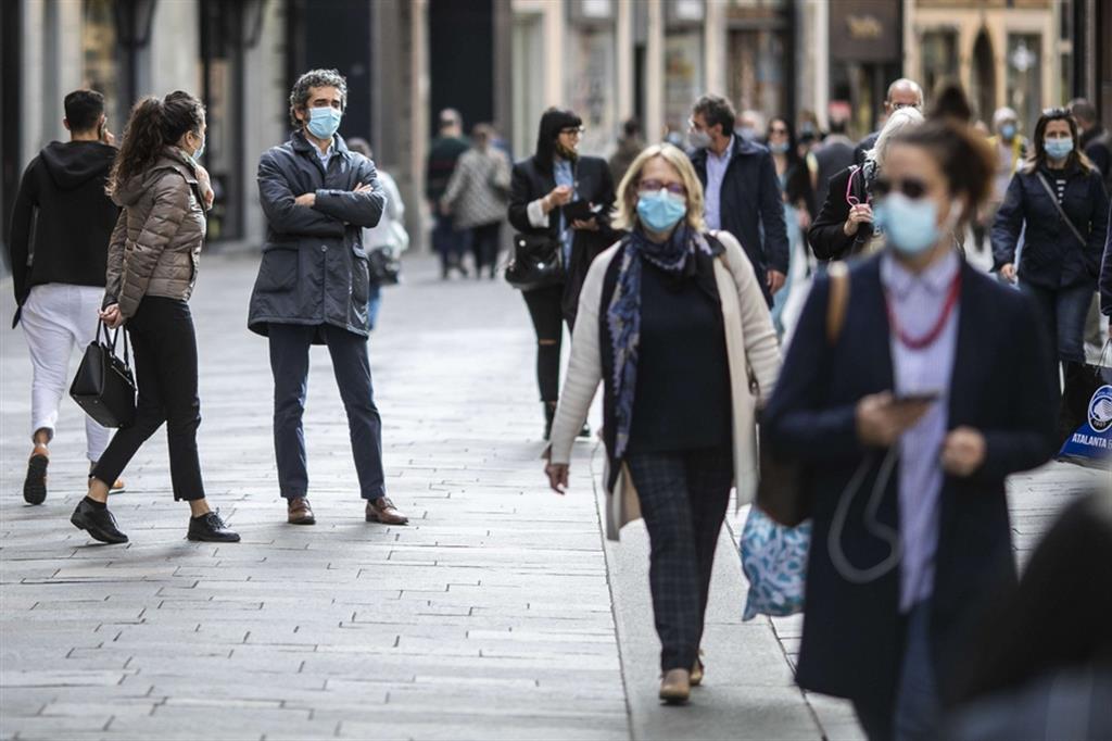 Obbligo di mascherine all'aperto a Bergamo