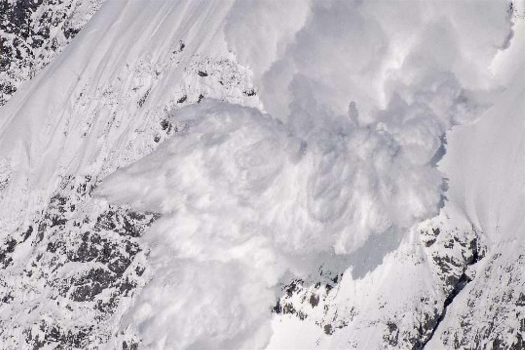 Valanga sopra Cortina: un morto. In zona una cinquantina di scialpinisti