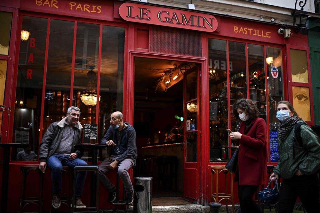 Una caffetteria a Parigi