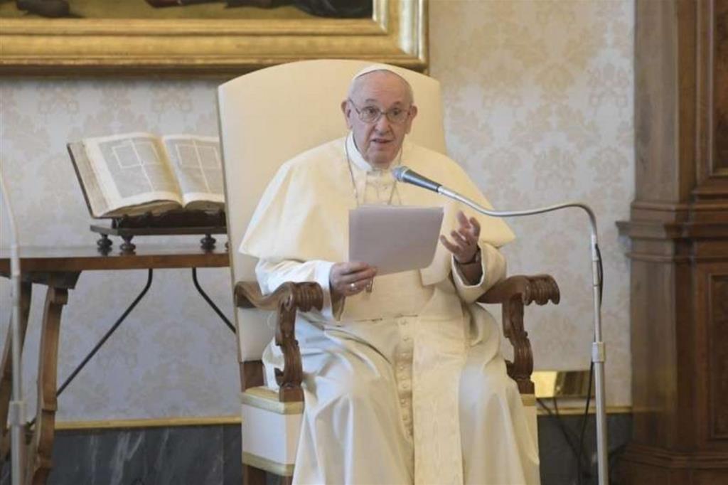Il Papa: né individualisti né indifferenti ma fratelli per guarire il mondo