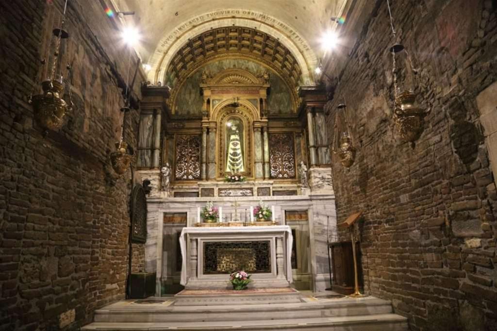 L'interno della Santa Casa di Loreto