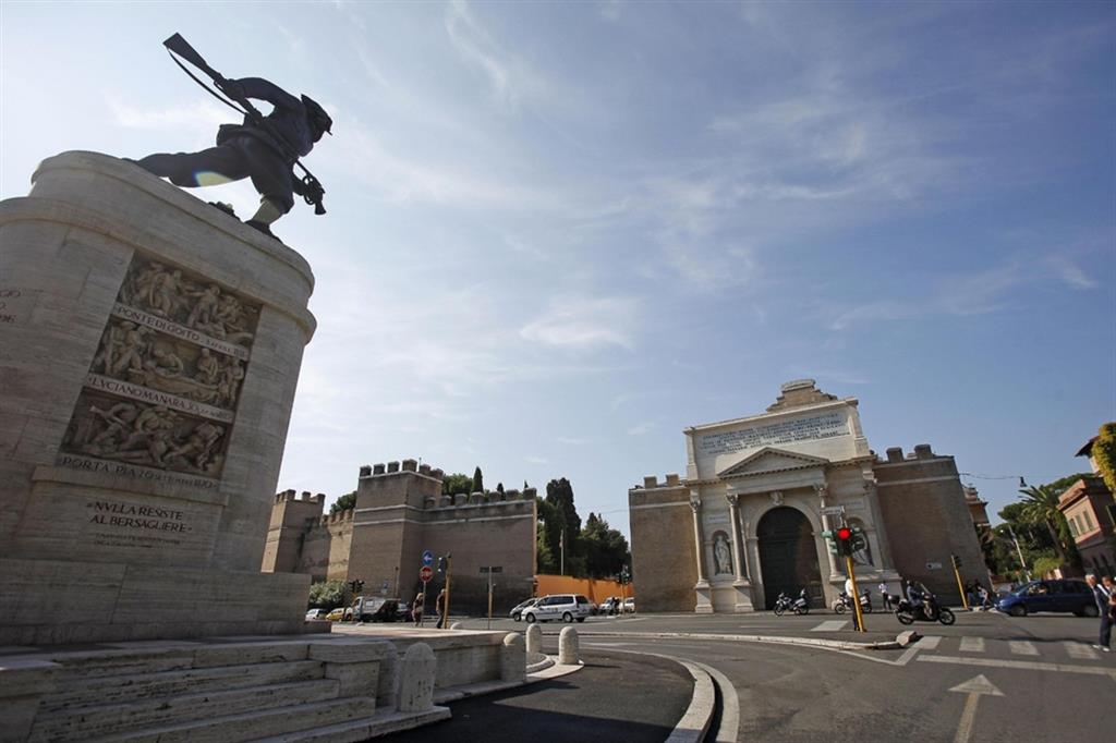 Porta Pia a Roma con il monumento al bersagliere