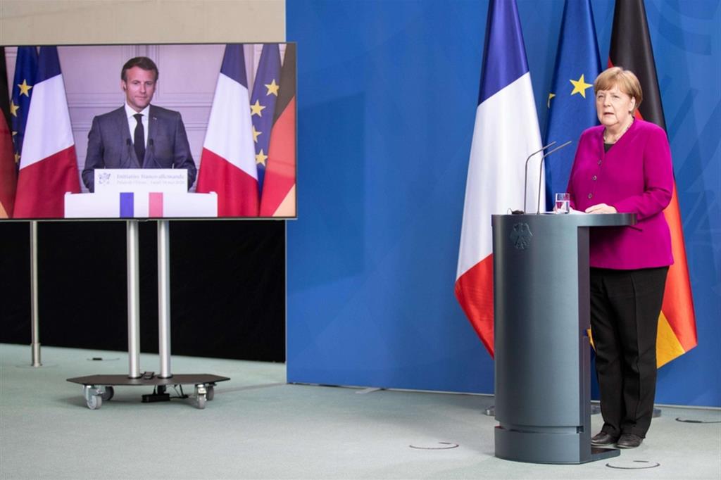 La cancelliera tedesca Angela Merkel, videocollegata col presidente francese, Emmanuel Macron.
