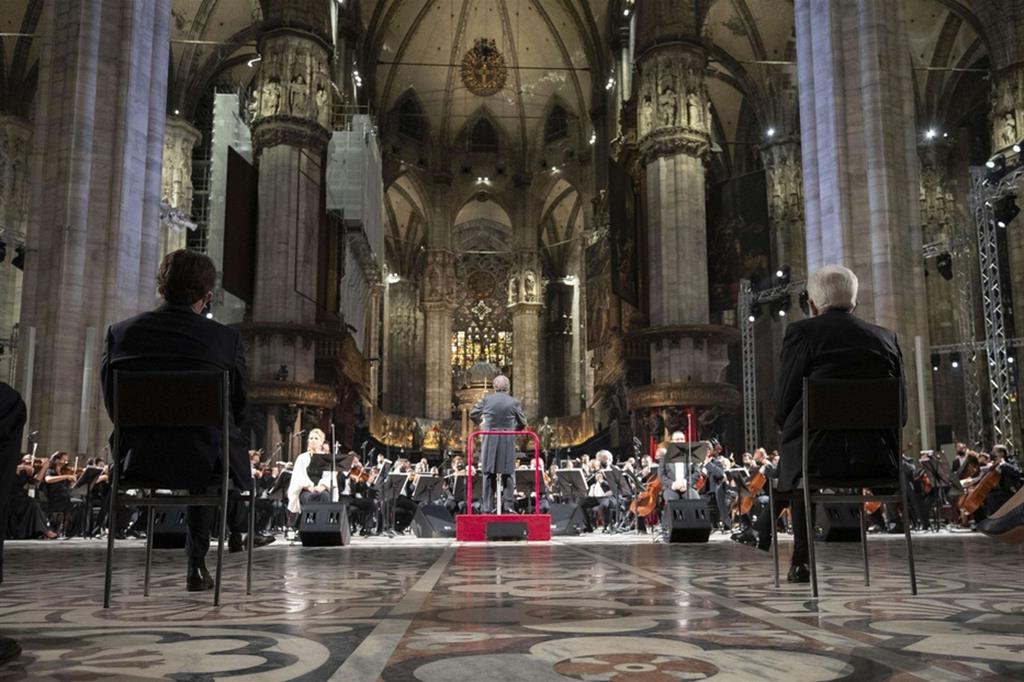 Il presidente della Repubblica, Sergio Mattarella, nel Duomo di Milano in occasione della Messa da Requiem di Verdi in ricordo delle vittime del Coronavirus Covid-19