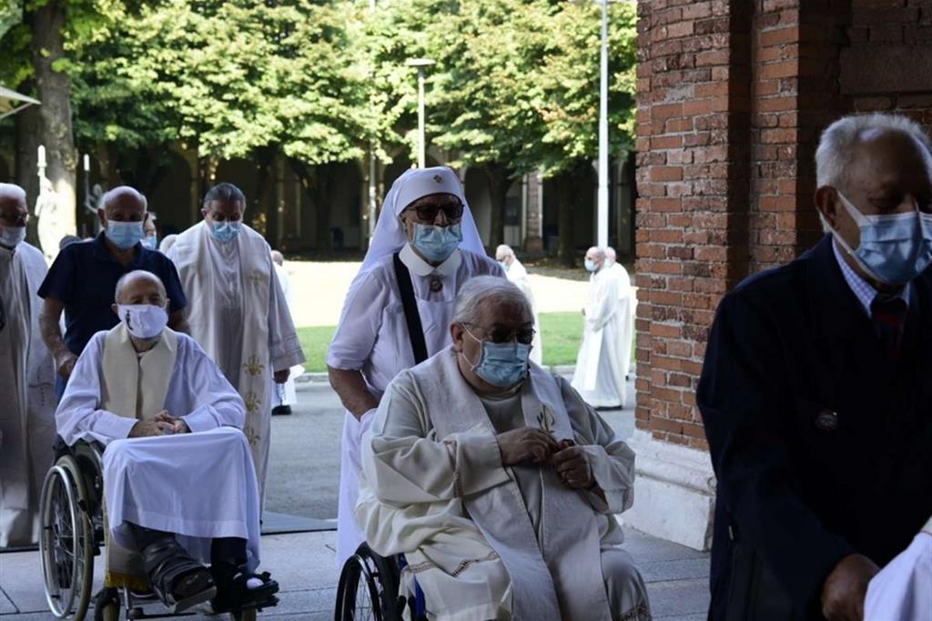Un'immagine dell'incontro dei sacerdoti anziani o malati a Caravaggio