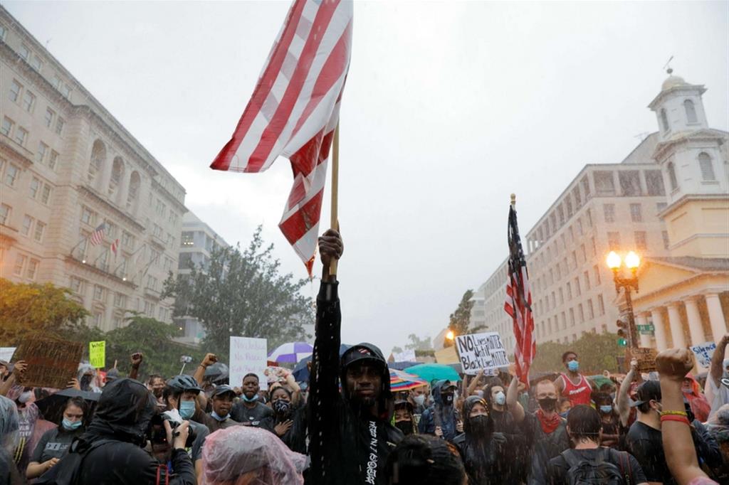 La lunga marcia contro il razzismo, Washington travolta dagli indignati