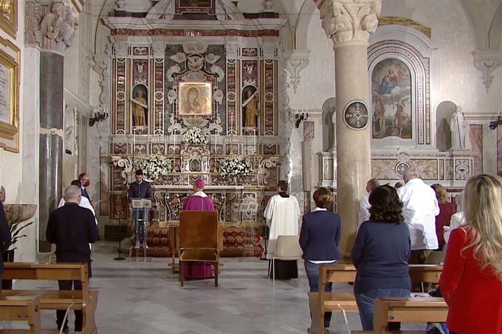 La recita del Rosario per l'Italia a Matera
