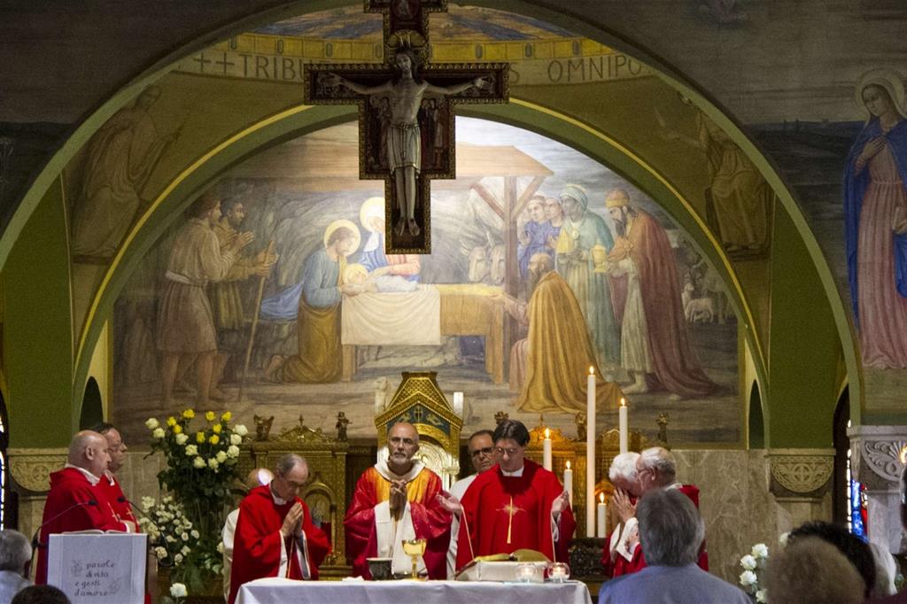 Milano: una Messa concelebrata dai cappellani del Policlinico