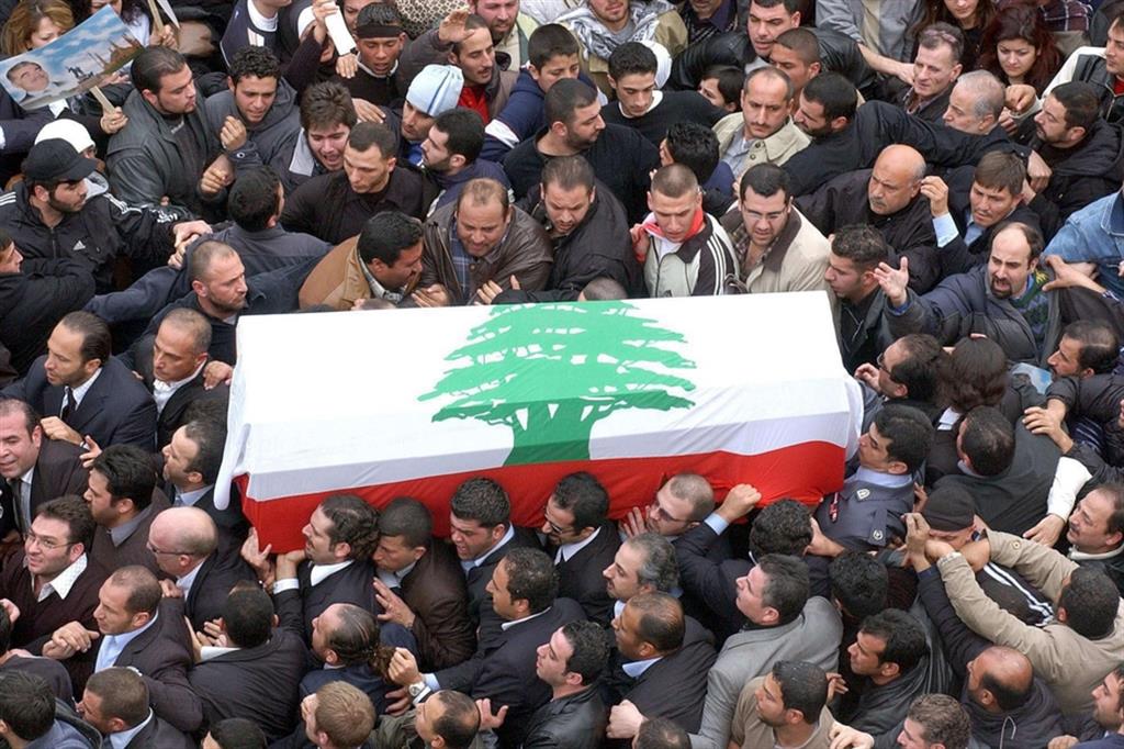 I funerali del premier libanese Rafiq Hariri, ucciso in un attentato nel 2005