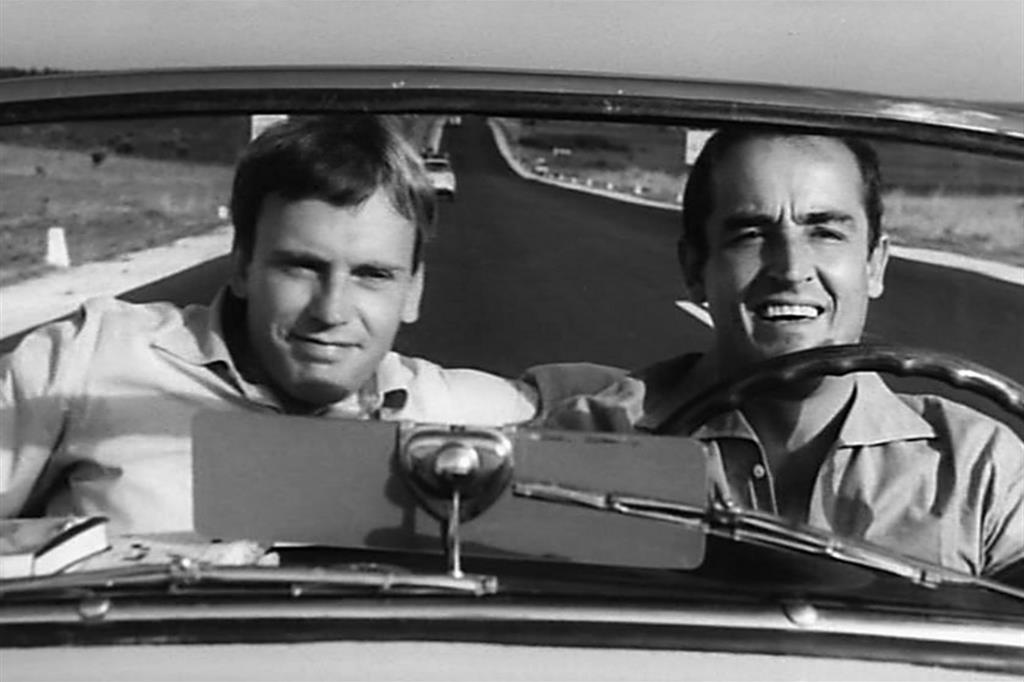 Jean-Louis Trintignant con Vittorio Gassman nel film 'Il sorpasso' (1962) di Dino Risi