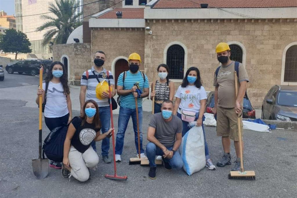 I giovani cattolici in campo a Beirut per soccorrere la capitale ferita