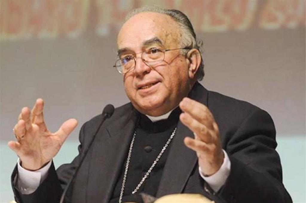 Monsignor Luciano Pacomio, 79 anni, vescovo emerito di Mondovì