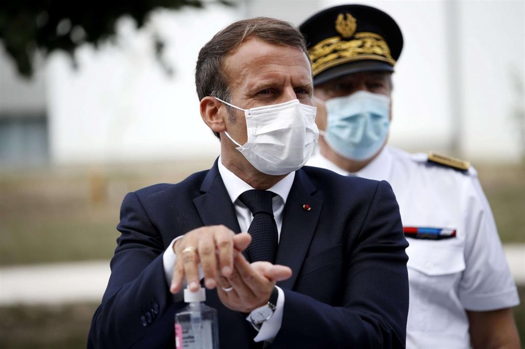 Il comune di Marsiglia ha definito "un affronto" le nuove restrizioni imposte dal presidente francese Emmanuel Macron