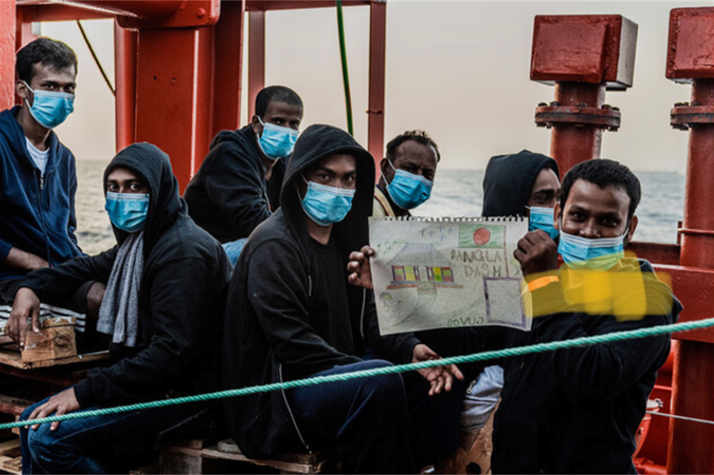 Migranti a bordo della Ocean Viking