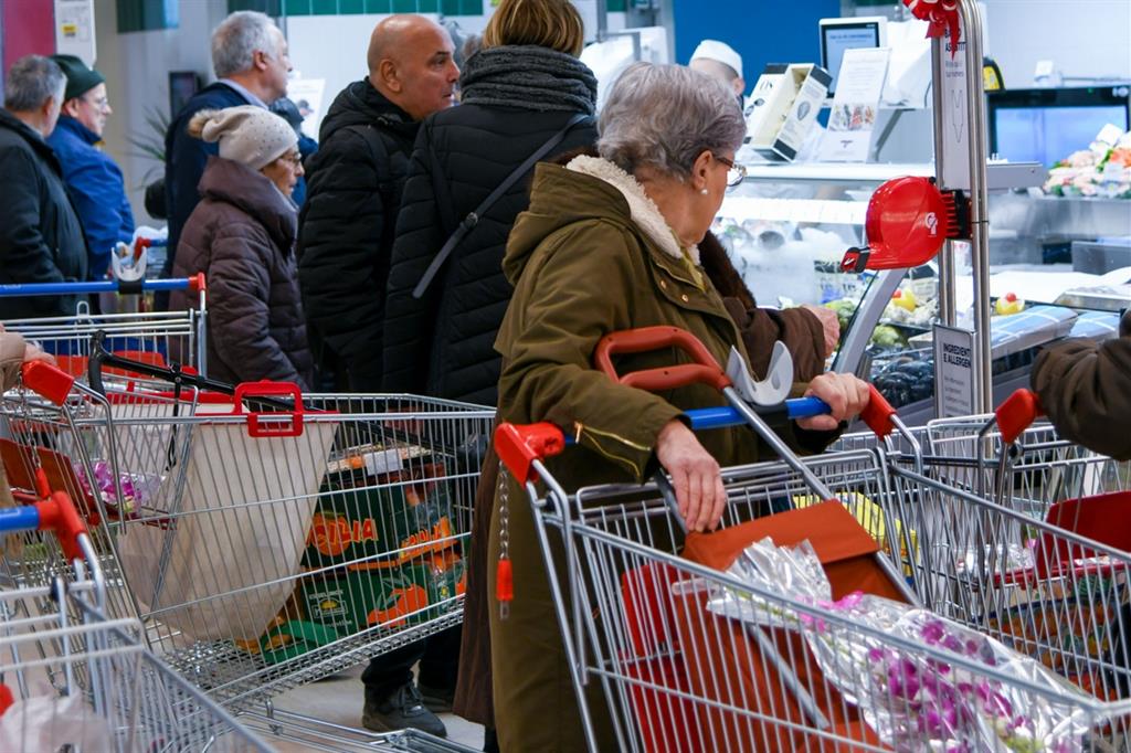 L'Istat aggiorna il paniere: entrano auto elettrica e pasti a domicilio