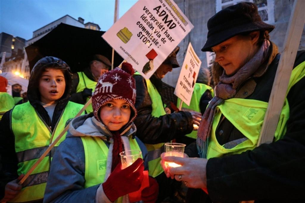 Manifestazione in Belgio contro l'eutanasia sui bambini