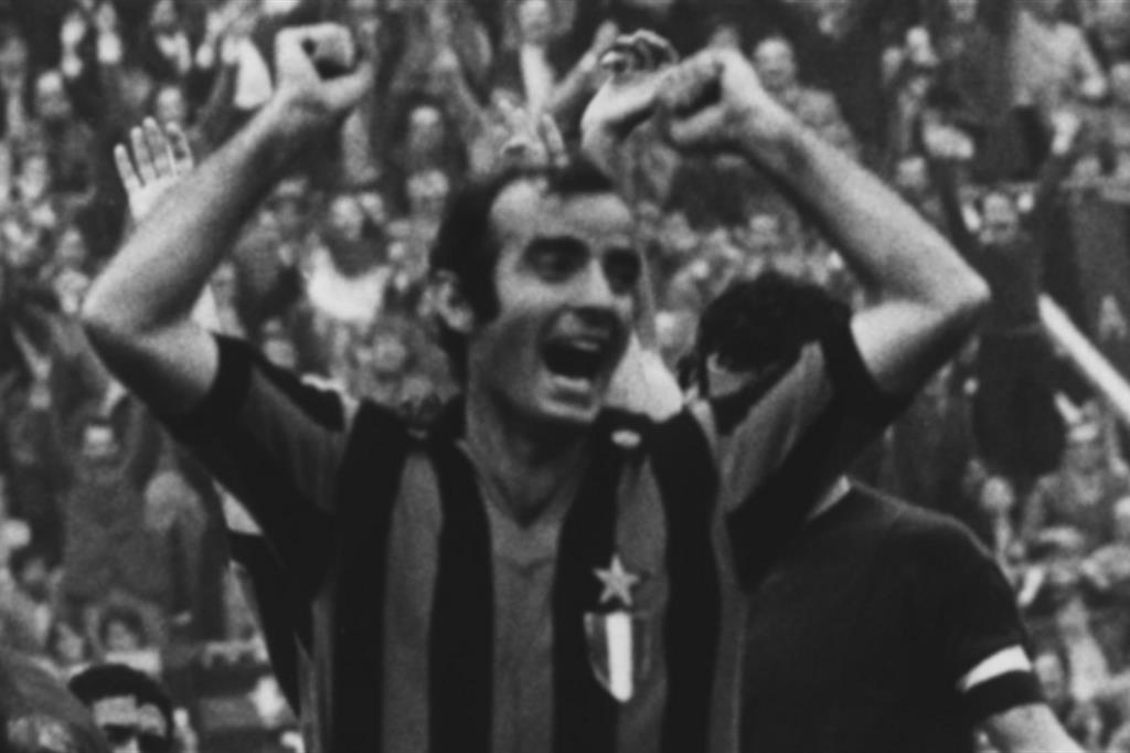 Mario Corso con la maglia dell'Inter campione d'Italia