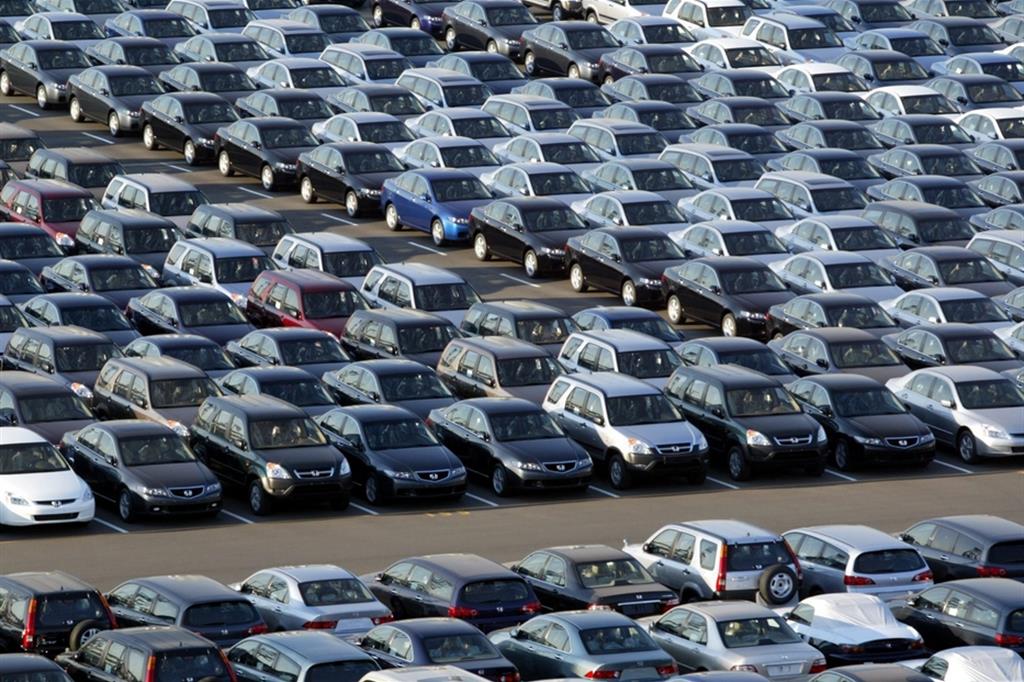 Auto, vendite in picchiata: a marzo -85,4%