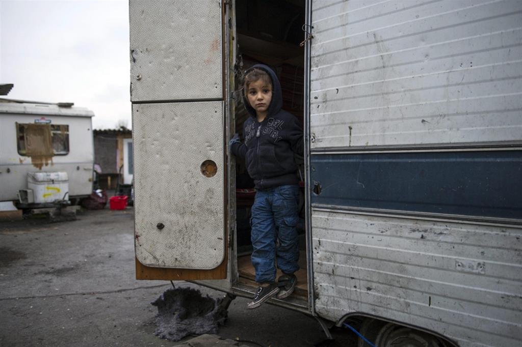Nei 109 campi rom formali vivono 11.300 persone, il 55% sono minori
