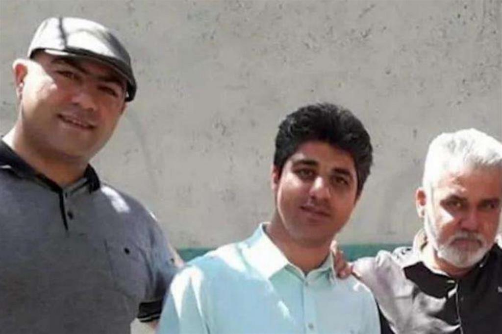 Cristiani iraniani condannati a 5 anni di carcere per apostasia