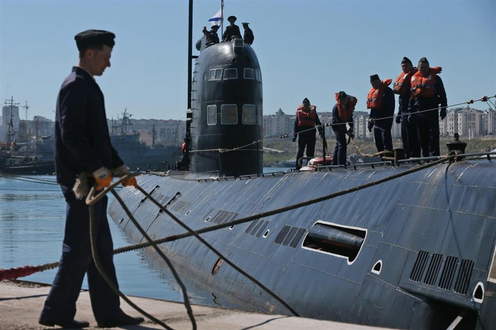Il sottomarino russo Zaporozhye della Flotta del Mar Nero