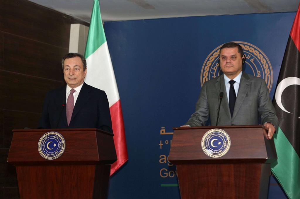 La conferenza stampa congiunta di Draghi e Dbeibah a Tripoli