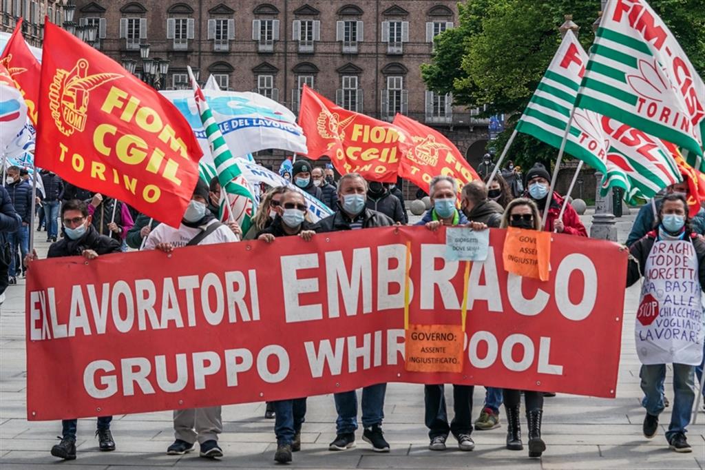 Una manifestazione a Torino dei lavoratori ex Embraco