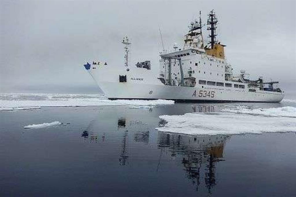 La Nave Alliance durante le attività di esplorazione e monitoraggio del Mar Artico