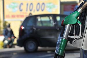 I prezzi di benzina e gasolio tornano ai livelli pre-Covid