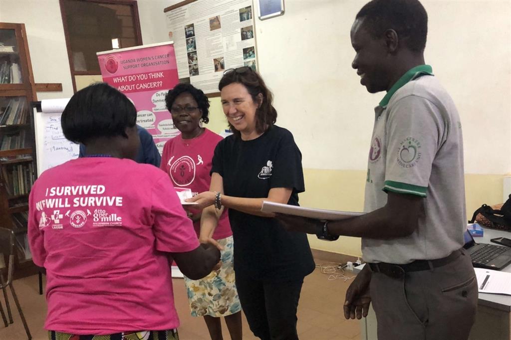Campagna in Uganda per sostenere le donne nella lotta contro i tumori