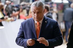 I leader europei isolano Orbán: «Quella legge discrimina i gay»