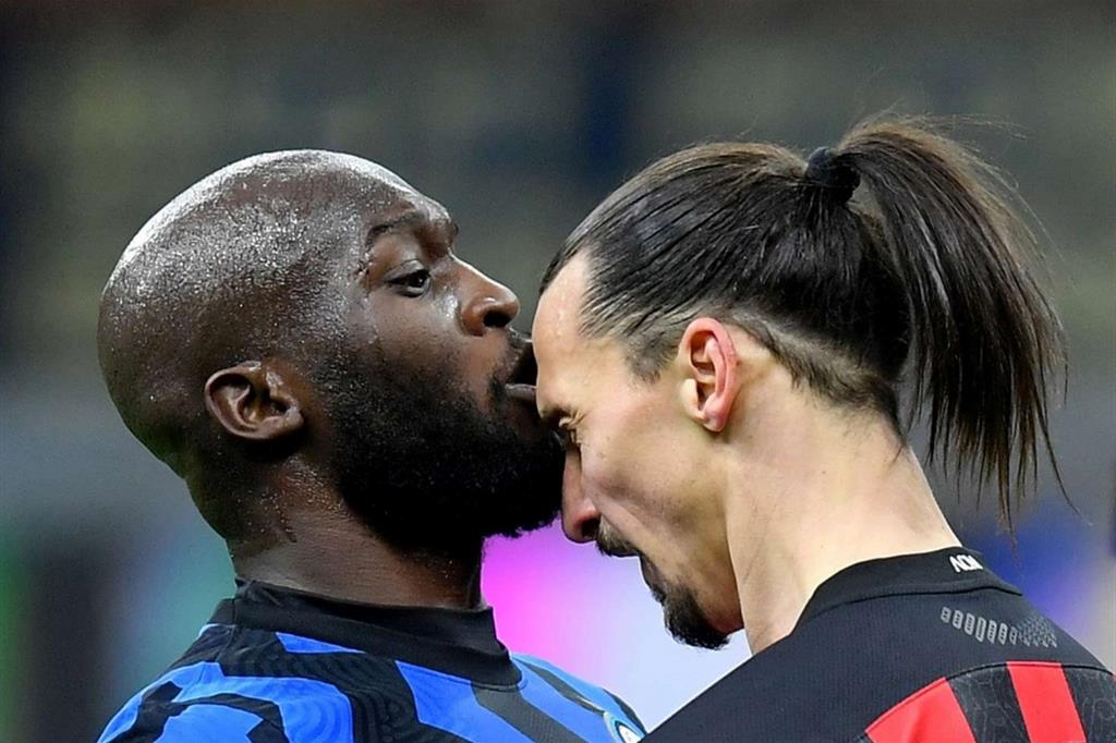 Lukaku (Inter) e Ibrahimovic (Milan) a muso duro nel derby di Milano di Coppa Italia