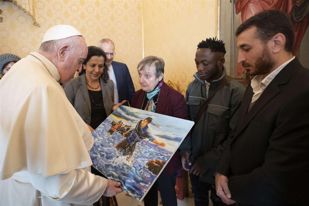 Papa Francesco nel giorno del suo compleanno ha ricevuto un gruppo di migranti