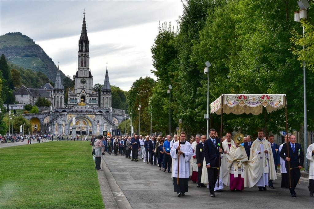 Un pellegrinaggio a Lourdes della Diocesi di Milano con Unitalsi
