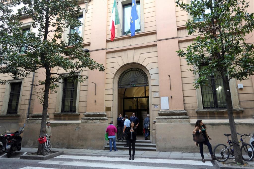 L'esterno della Procura della Repubblica di Bologna