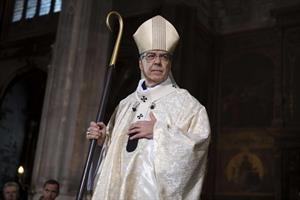 Bufera sull'arcivescovo di Parigi che rimette il mandato a papa Francesco