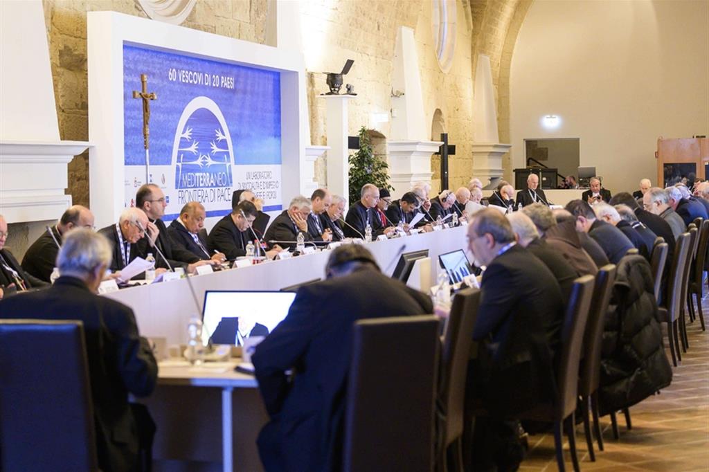 A Bari l’Incontro «Mediterraneo, frontiera di pace» con i vescovi del bacino nel febbraio 2020