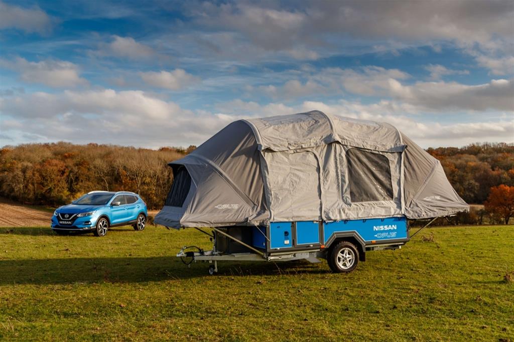Il progetto di "smart camping" di Nissan e Opus, dove le batterie usate delle auto Nissan vengono usate come  fonte di elttricità "remota" per avventure outdoor