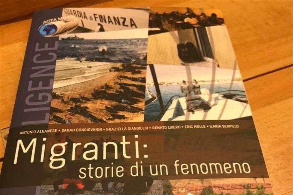 Il volume “Migranti: storie di un fenomeno” curato da Agc Communication