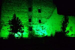 Migranti, il castello di Colleferro illuminato dalle Lanterne Verdi