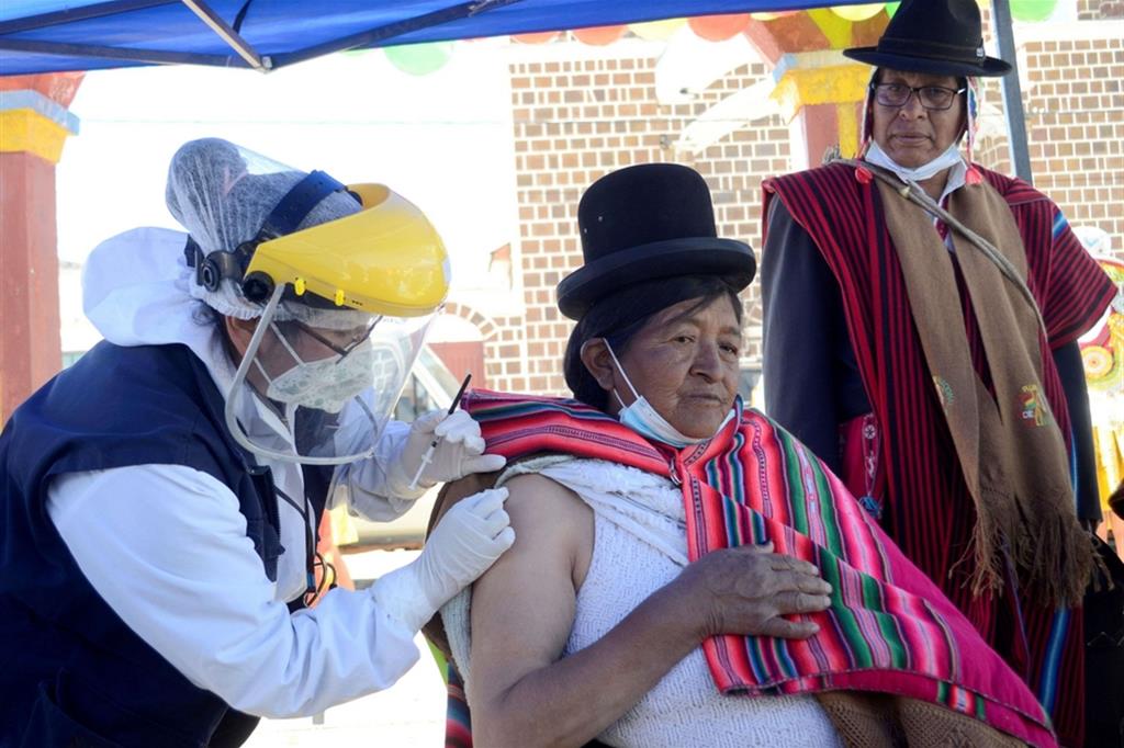 Vaccinazioni nella zona di frontiera tra Bolivia e Perù