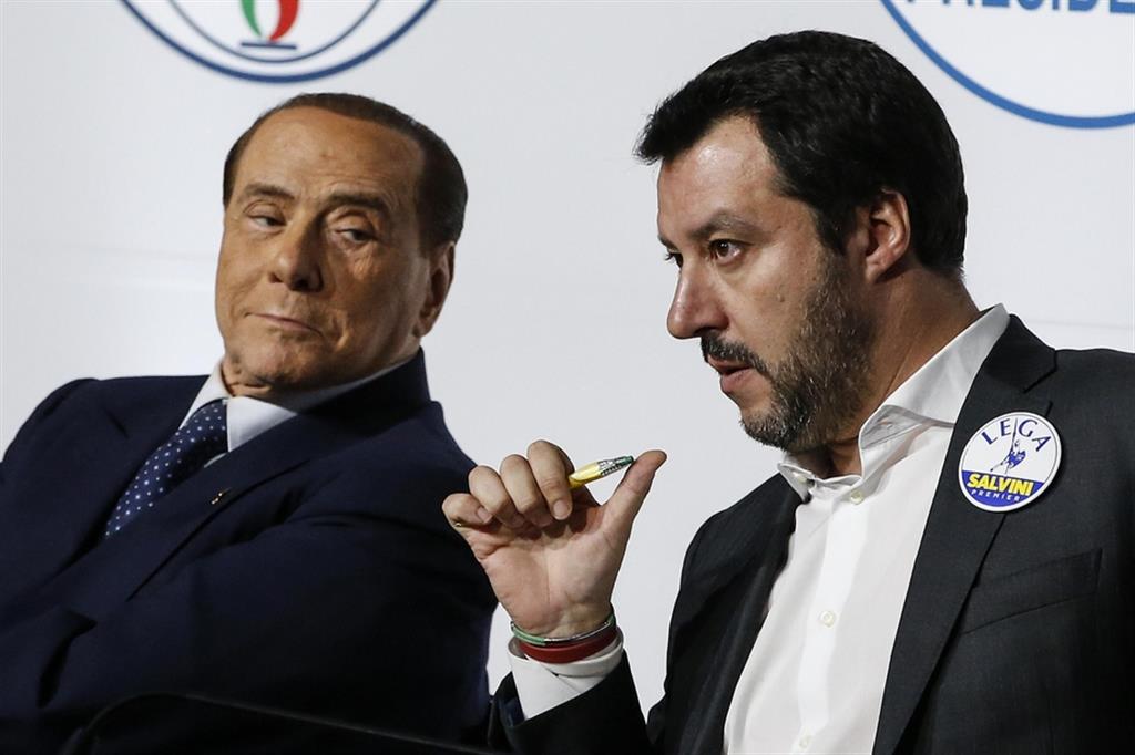 L’ex premier e leader di Forza Italia Silvio Berlusconi insieme con il segretario della Lega Matteo Salvini